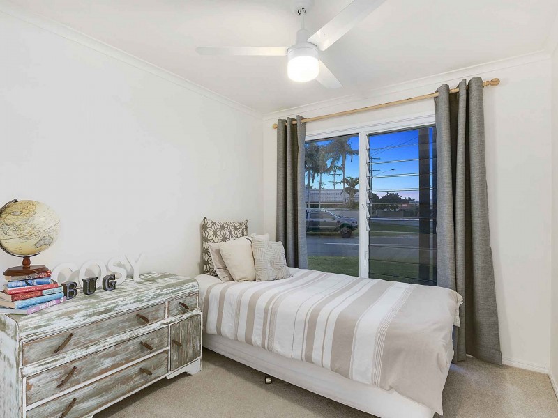 216 Bayview Street, Runaway Bay QLD 4216