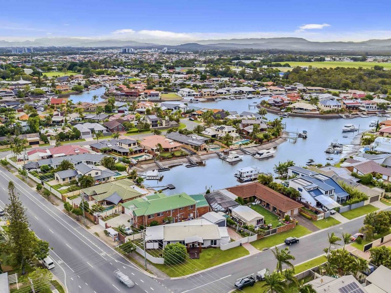 216 Bayview Street, Runaway Bay QLD 4216