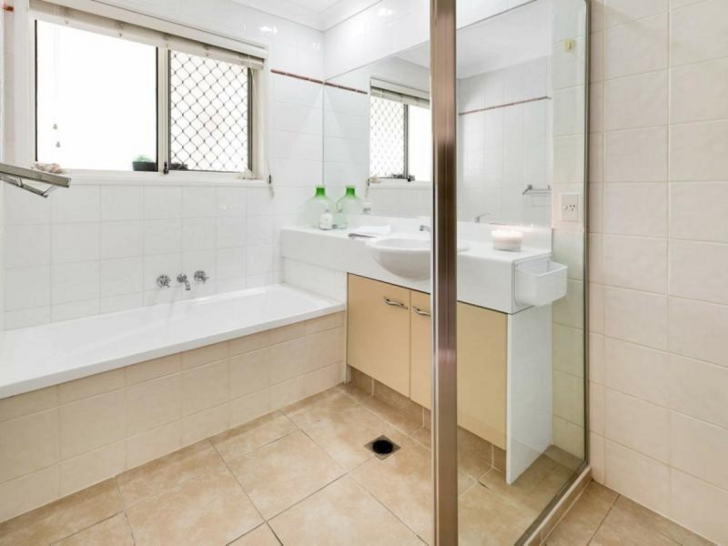 19/2-4 Langport Parade, Mudgeeraba QLD 4213