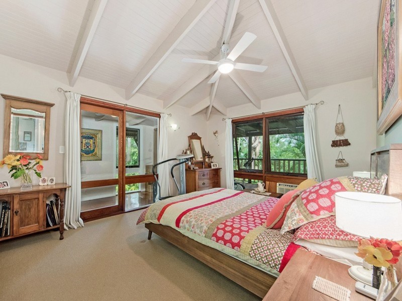 2 Ronelle Court, Tallebudgera QLD 4228