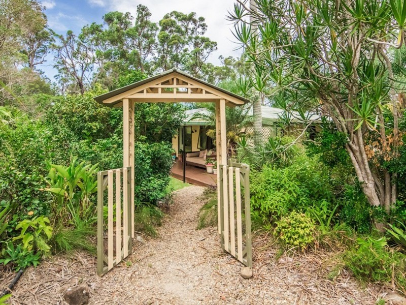 2 Ronelle Court, Tallebudgera QLD 4228