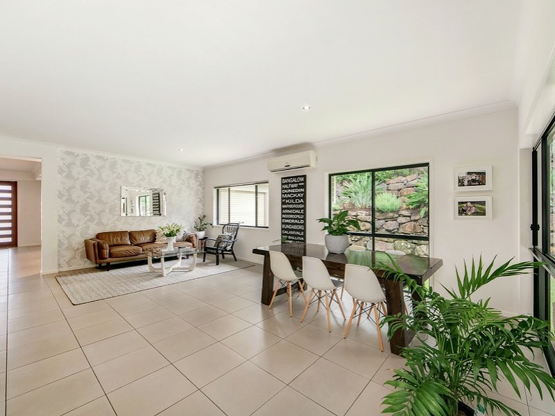 4 Peregrine Street, Reedy Creek QLD 4227