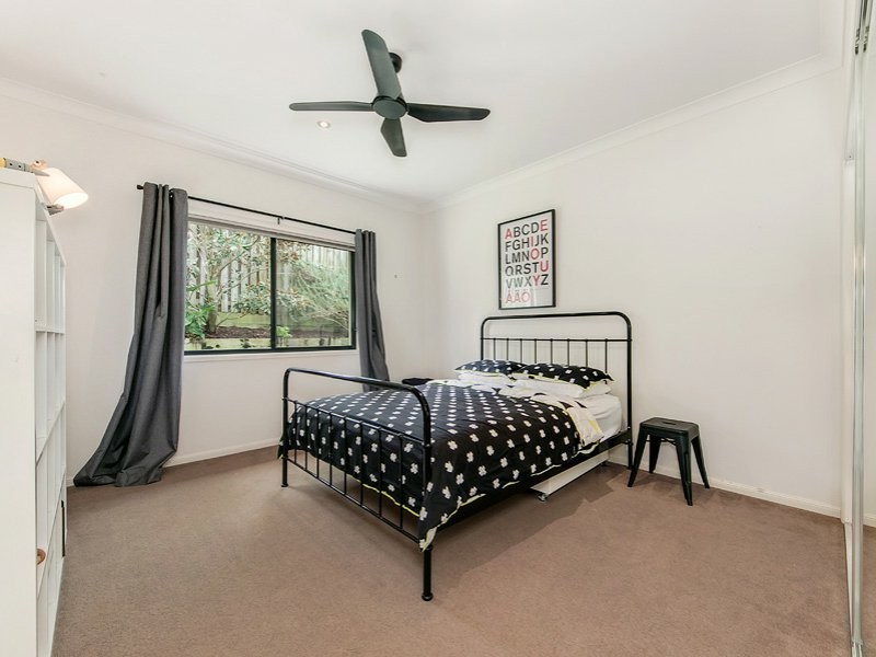 4 Peregrine Street, Reedy Creek QLD 4227