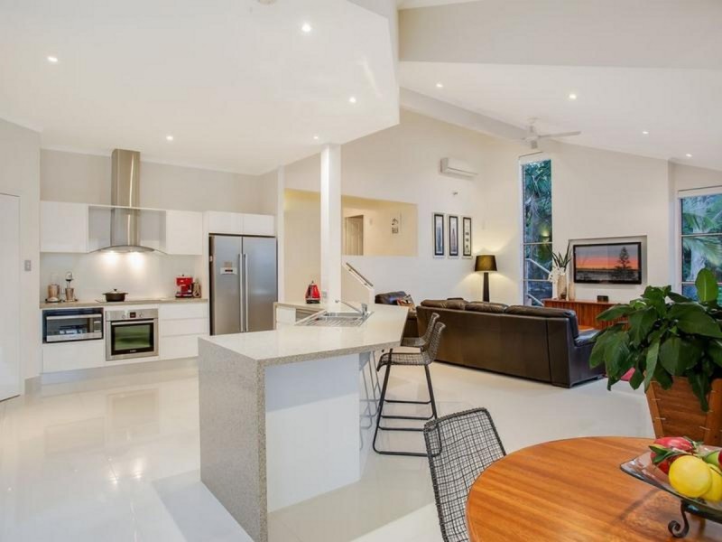 1 Grandview Terrace, Tallai QLD 4213
