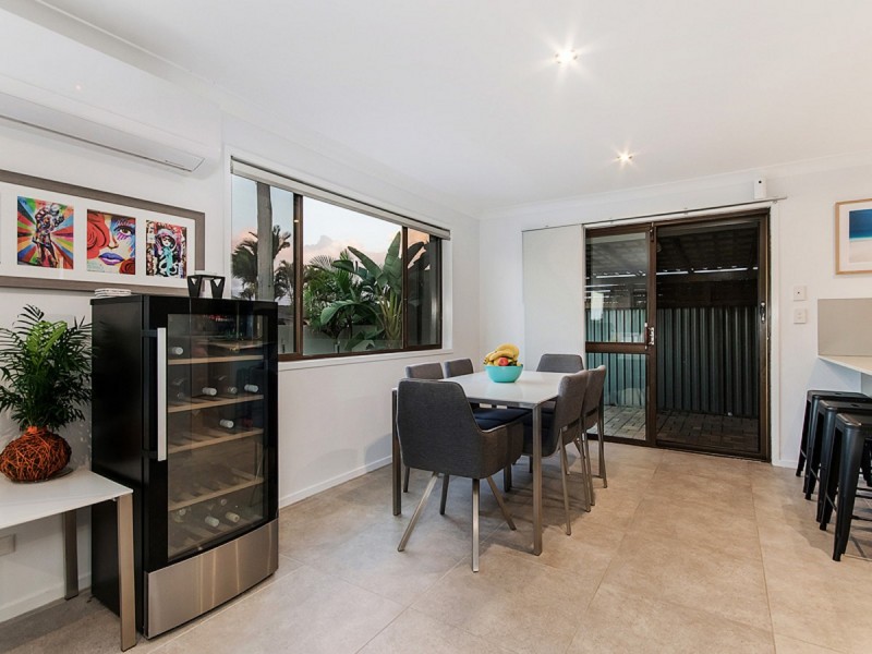 2 Myrtle Court, Palm Beach QLD 4221