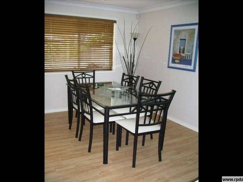 28 Michelmore, Carrara QLD 4211