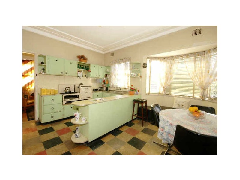 64 Henley Marine Drive, Rodd Point NSW 2046