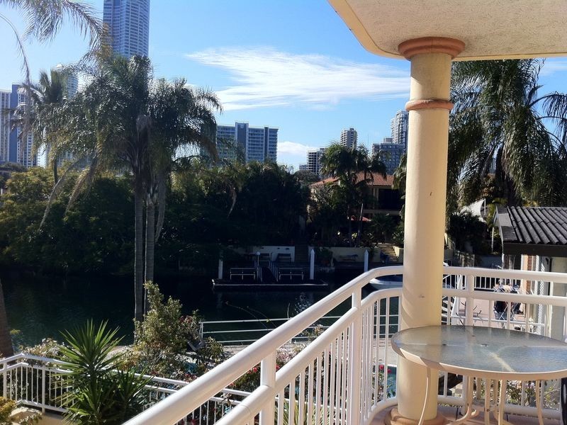7 Holborow Close, Surfers Paradise QLD 4217