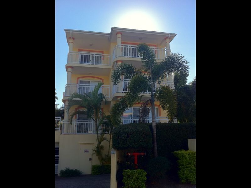 7 Holborow Close, Surfers Paradise QLD 4217