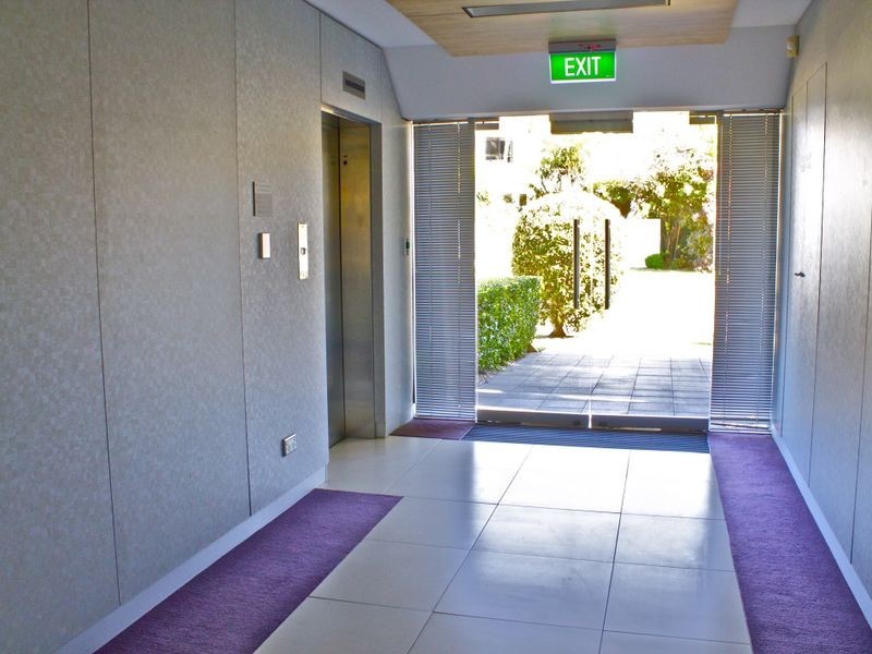 87-89 Upton Street, Bundall QLD 4217
