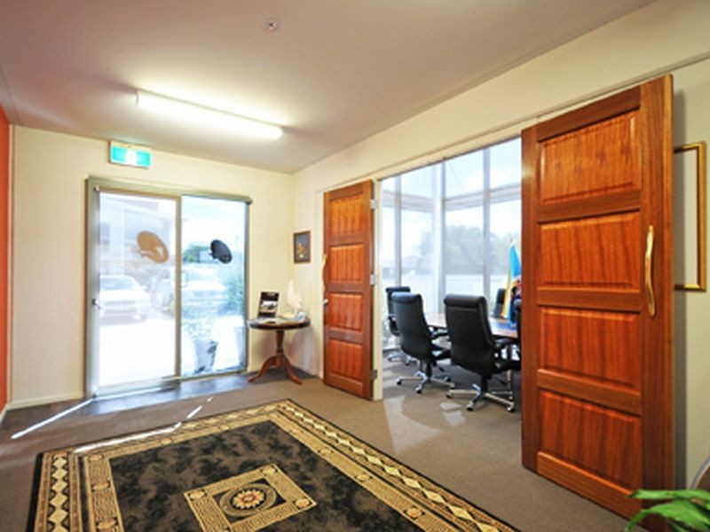 1/14 IVAN, Arundel QLD 4214