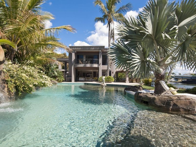 171 Monaco Street, Broadbeach Waters QLD 4218