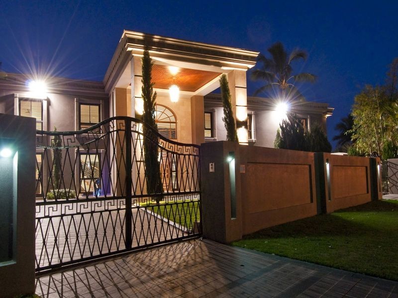 171 Monaco Street, Broadbeach Waters QLD 4218