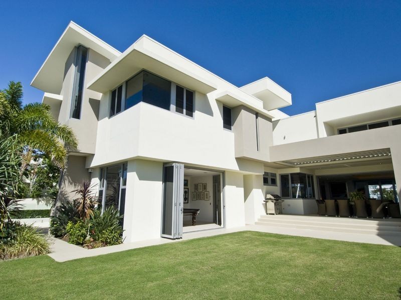 8 Shearwater Esplanande, Runaway Bay QLD 4216