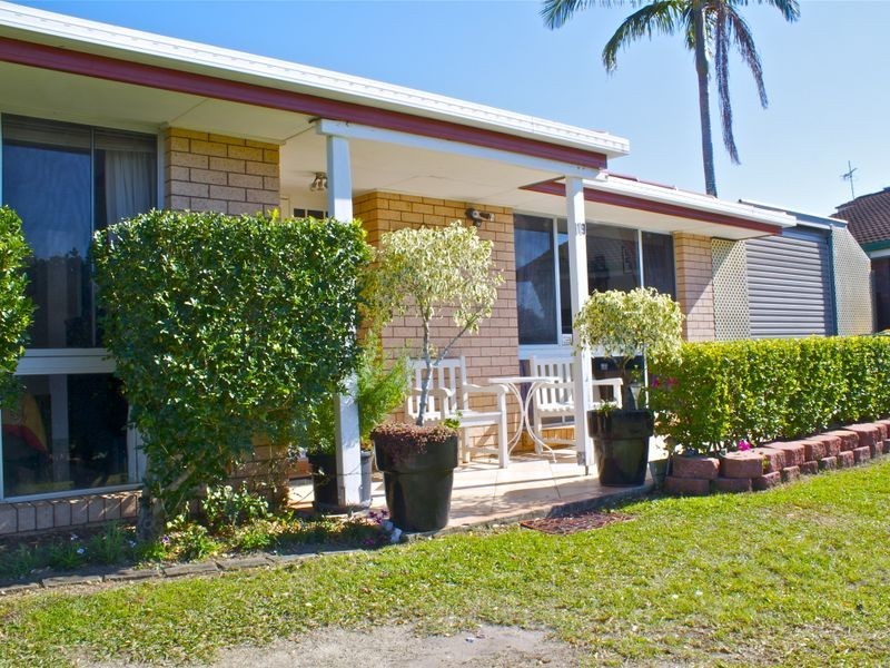 19 Latrobe Avenue, Helensvale QLD 4212