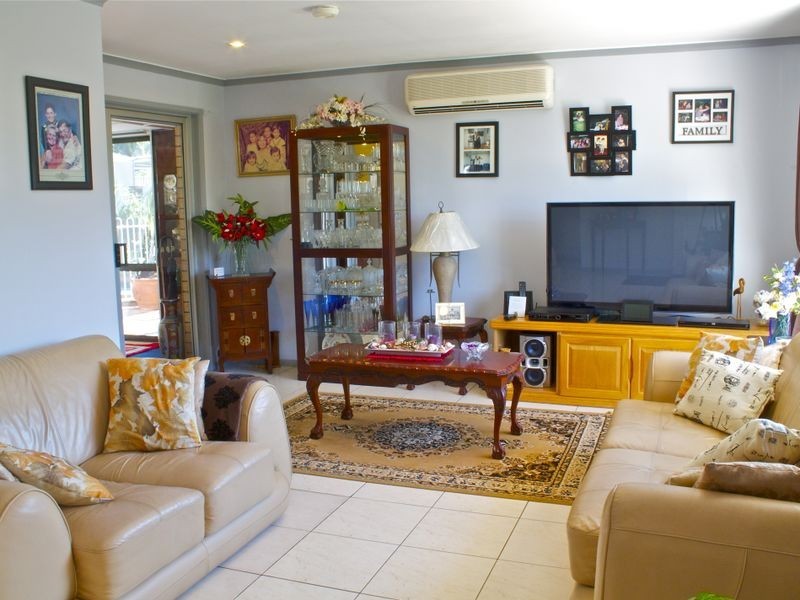 19 Latrobe Avenue, Helensvale QLD 4212