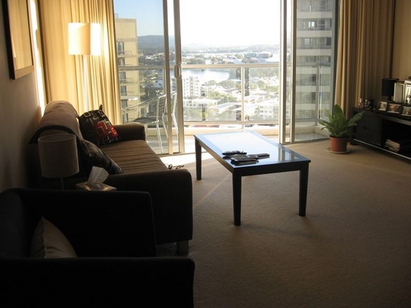 17/23 Ferny Avenue, Surfers Paradise QLD 4217