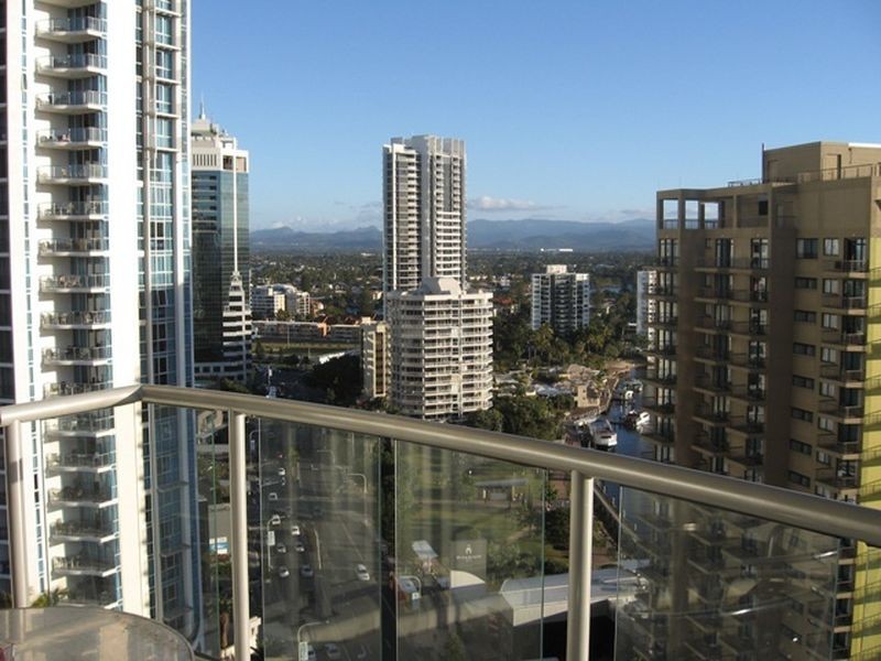 17/23 Ferny Avenue, Surfers Paradise QLD 4217