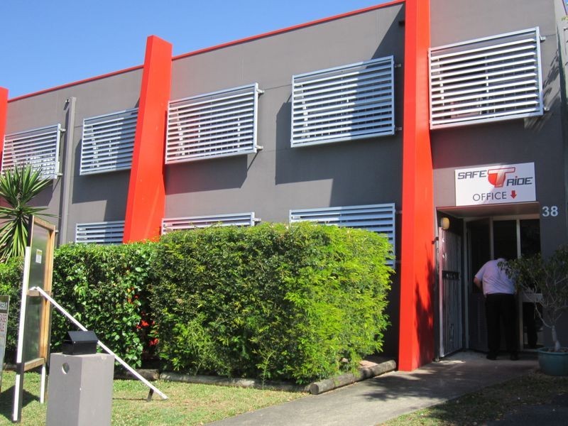38 Commercial Drive, Ashmore QLD 4214