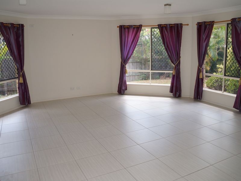 24 Meadow Street, Eight Mile Plains QLD 4113