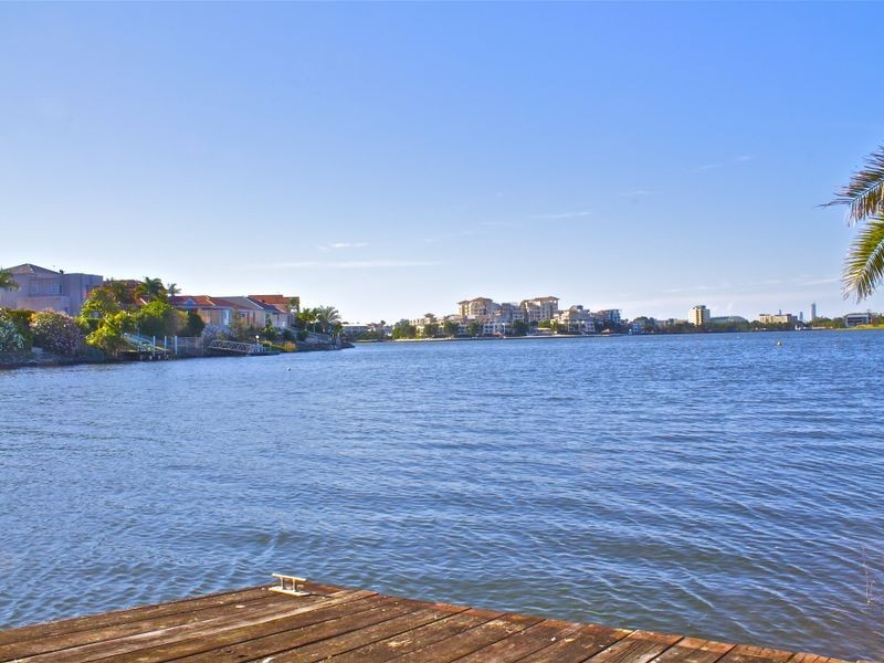 35 Notre Dame Court, Varsity Lakes QLD 4227