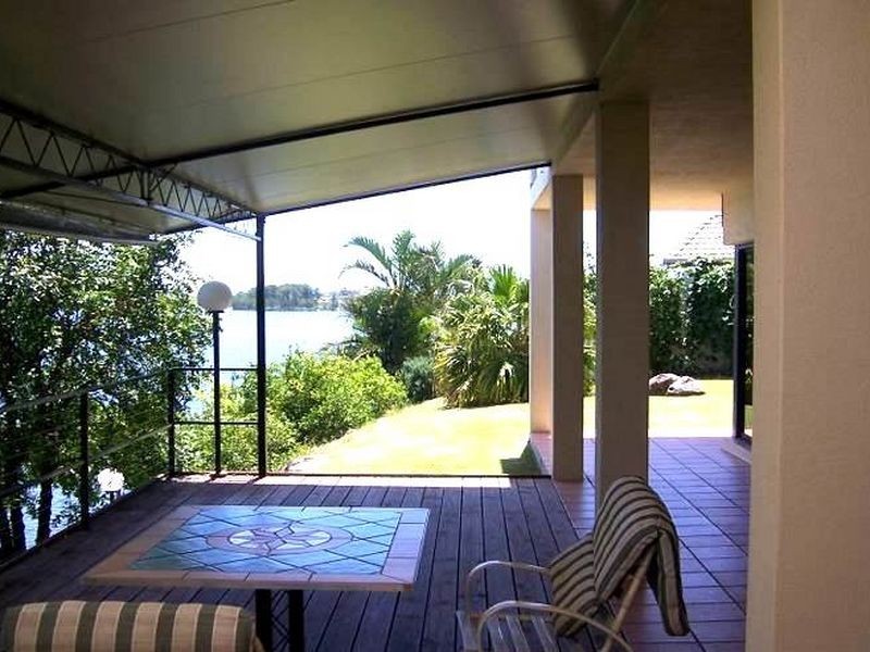 35 Notre Dame Court, Varsity Lakes QLD 4227