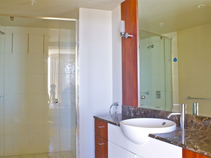 23 Ferny Avenue, Surfers Paradise QLD 4217