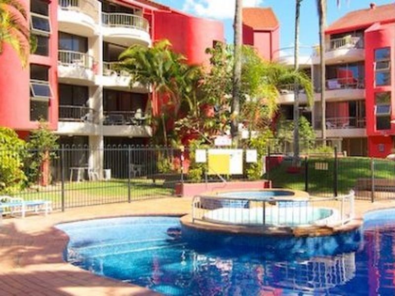 38 Enderley Av, Surfers Paradise QLD 4217