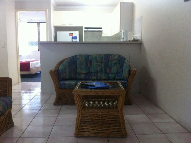 38 Enderley Av, Surfers Paradise QLD 4217