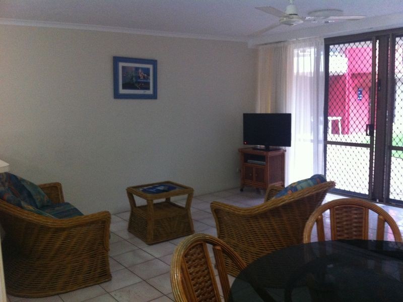 38 Enderley Av, Surfers Paradise QLD 4217