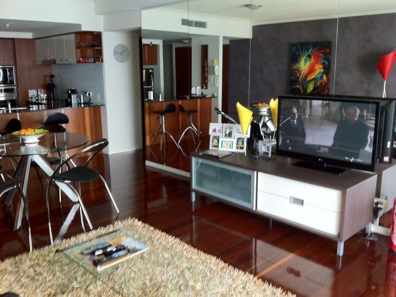 23 Ferny Avenue, Surfers Paradise QLD 4217