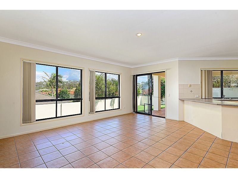 4 Orpington Court, Arundel QLD 4214