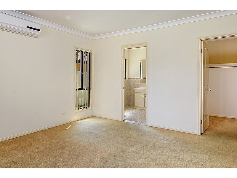 4 Orpington Court, Arundel QLD 4214