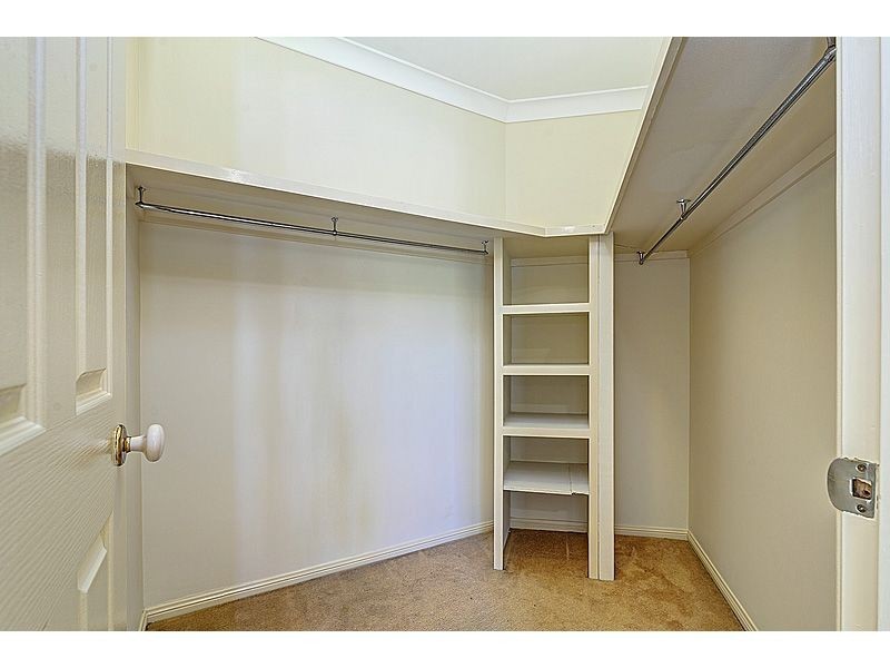 4 Orpington Court, Arundel QLD 4214