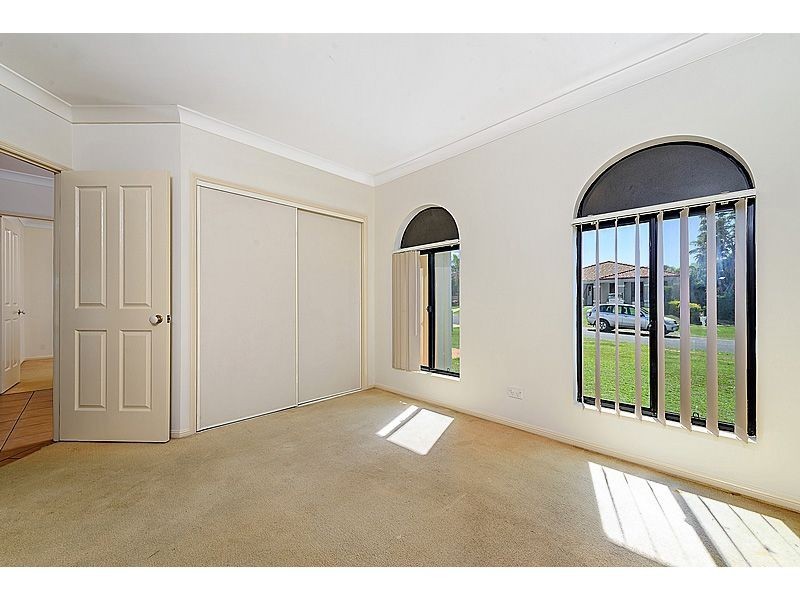 4 Orpington Court, Arundel QLD 4214