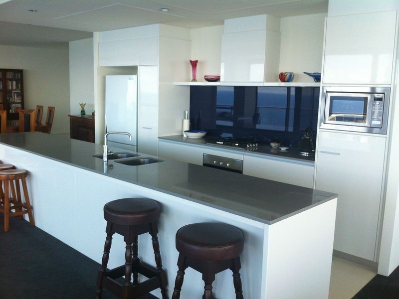 9 Ferny Avenue, Surfers Paradise QLD 4217