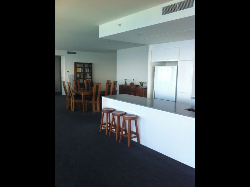 9 Ferny Avenue, Surfers Paradise QLD 4217