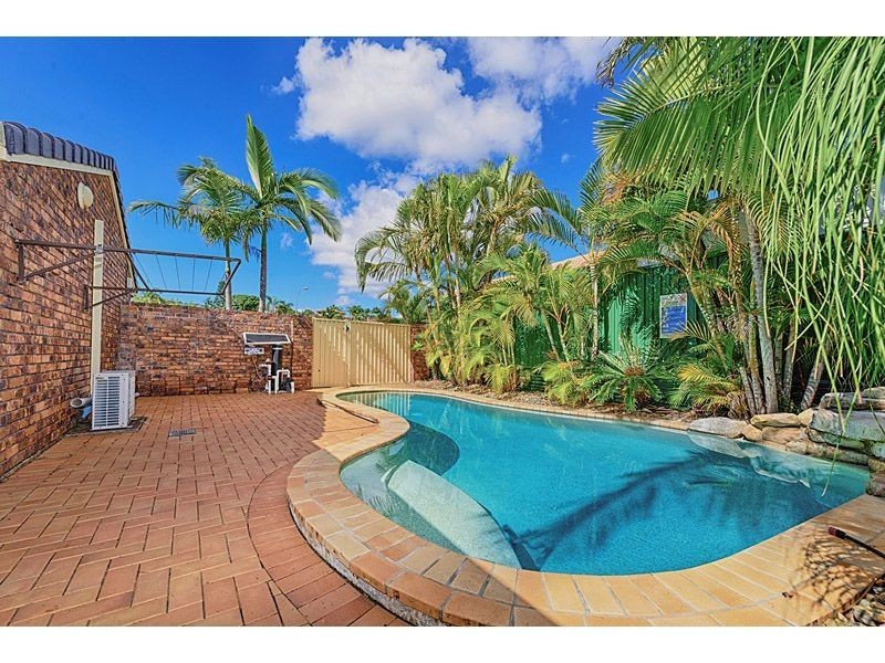 38 Allied Drive, Arundel QLD 4214