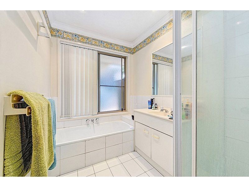 38 Allied Drive, Arundel QLD 4214