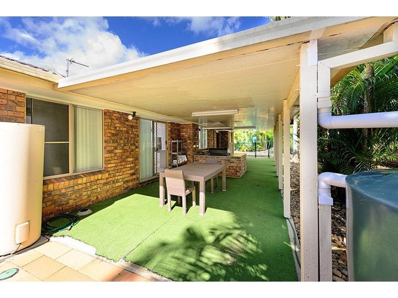 38 Allied Drive, Arundel QLD 4214