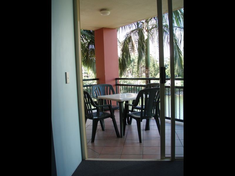 1/1 Paradise Island, Surfers Paradise QLD 4217