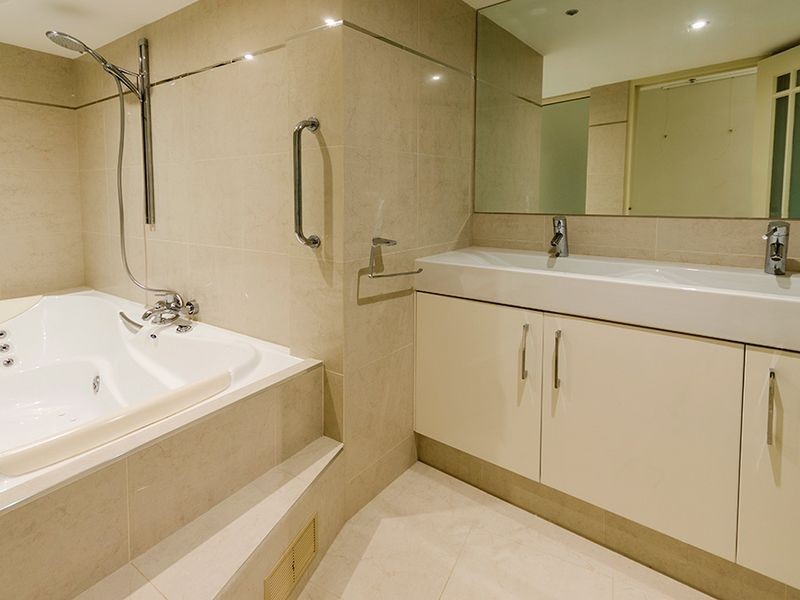 5 Clifford Street – THE PENINSULA, Surfers Paradise QLD 4217