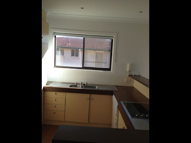12/22 Britannia Av, Broadbeach QLD 4218
