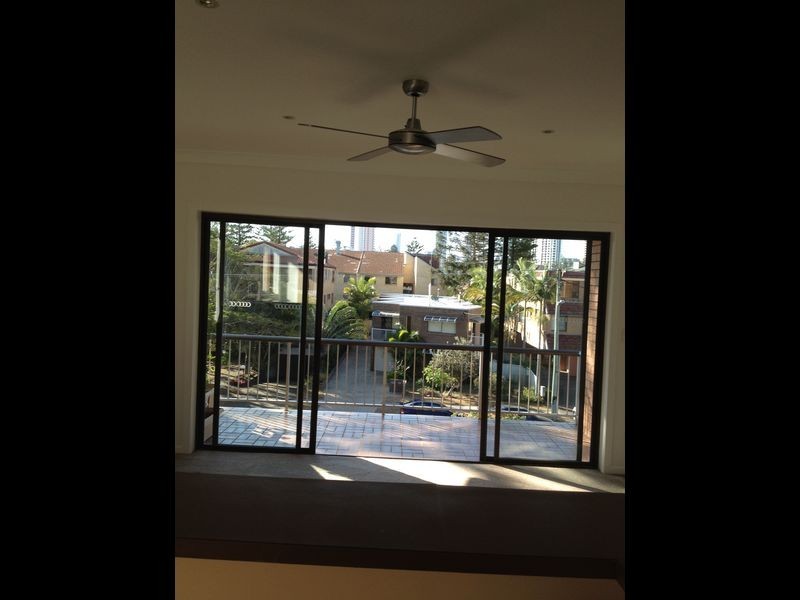 12/22 Britannia Av, Broadbeach QLD 4218