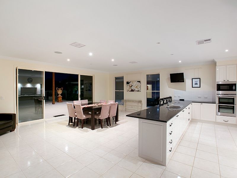 24 Ascot Crescent, Samford Valley QLD 4520