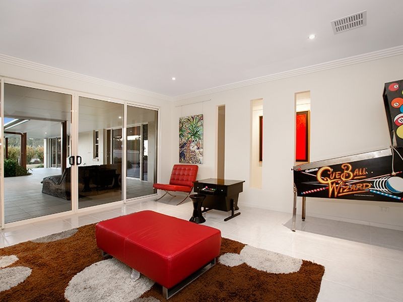 24 Ascot Crescent, Samford Valley QLD 4520