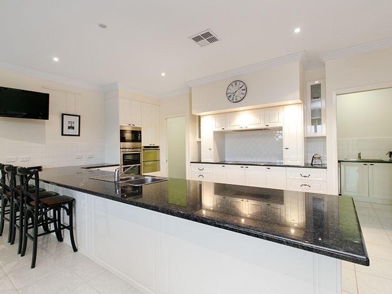 24 Ascot Crescent, Samford Valley QLD 4520