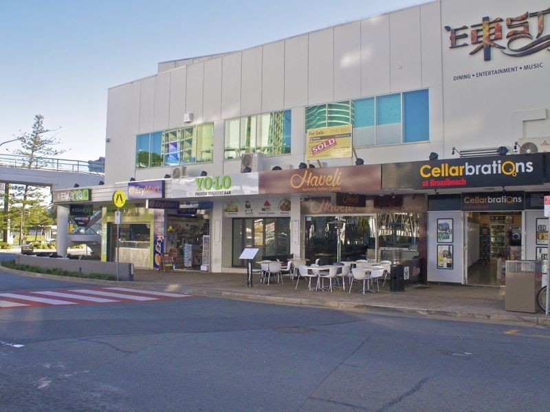 2/88 Surf Parade, Broadbeach QLD 4218