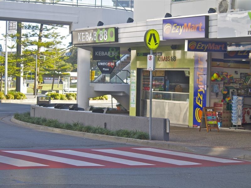 2/88 Surf Parade, Broadbeach QLD 4218