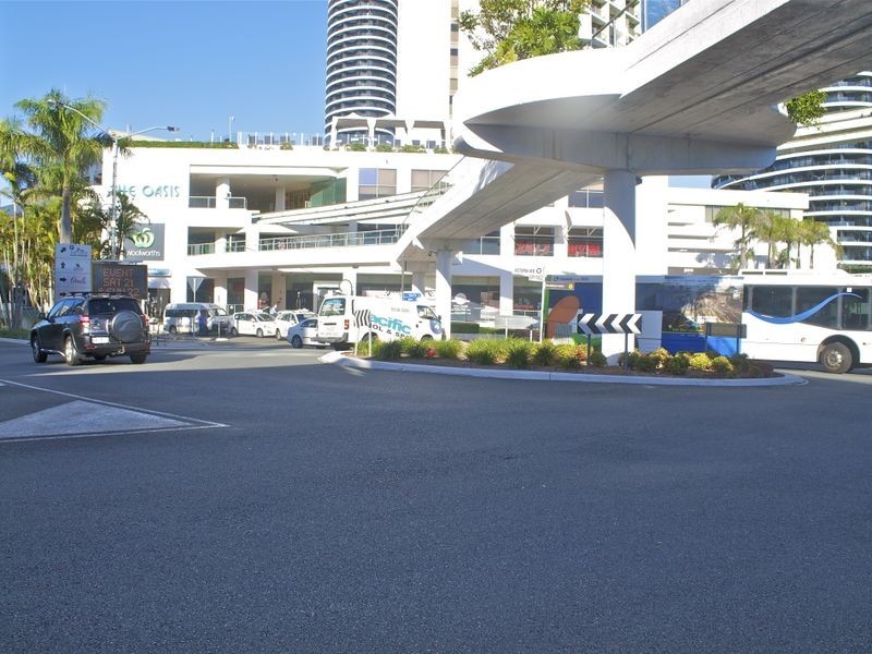 2/88 Surf Parade, Broadbeach QLD 4218